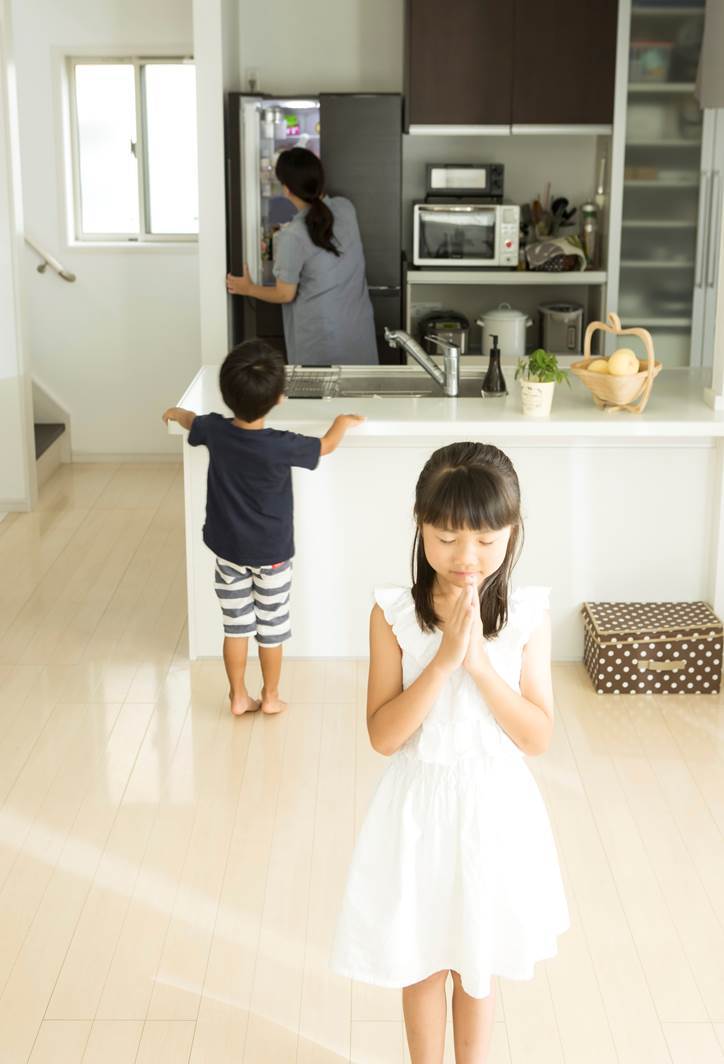 神だなの新しいかたち 御神札まつり箱「神杉の木霊」（かみすぎのこだま）設計改良のお知らせ ■神さまを意識する、いつもの朝が少し変わる■