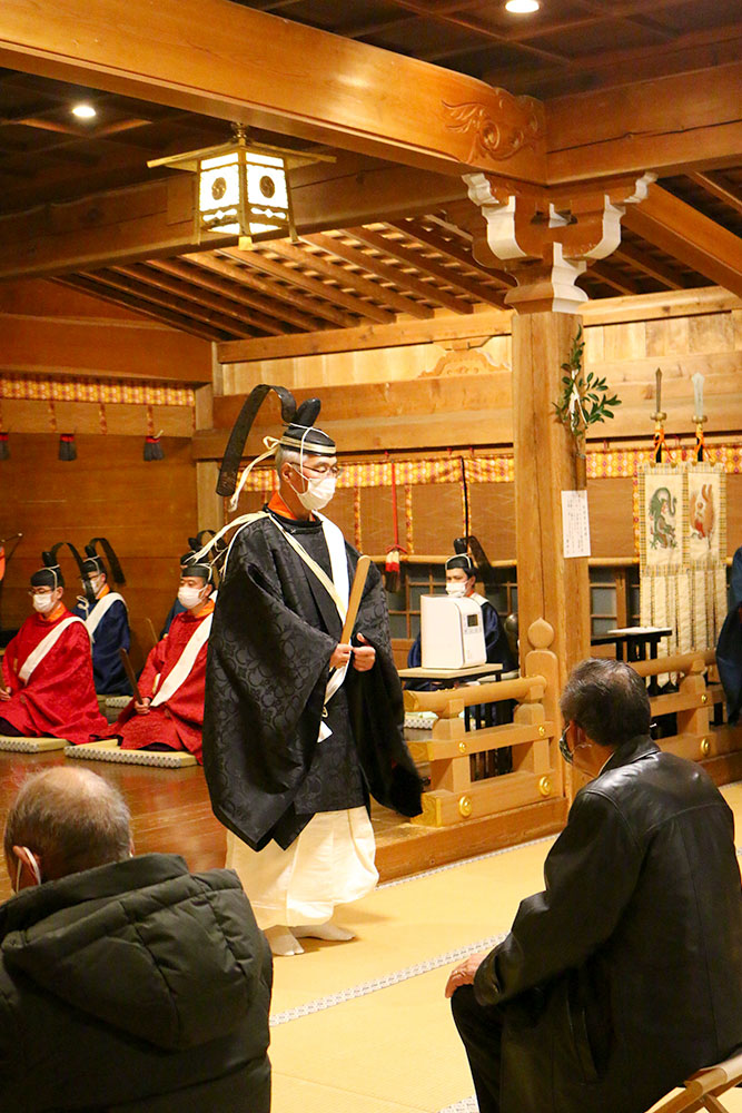 御本殿仮殿遷座祭を滞りなく取り納めました